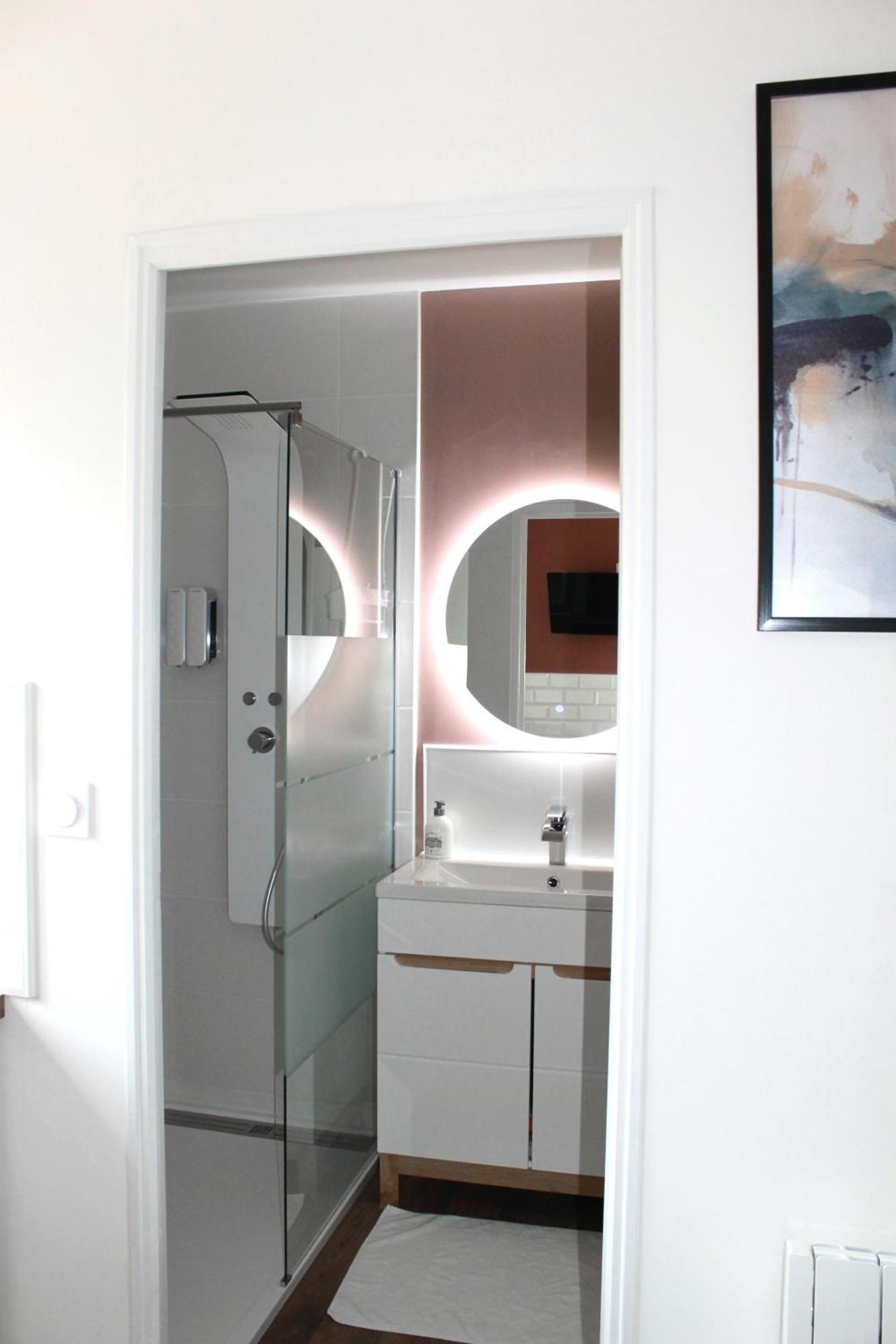 L'Equinoxe - Parking Prive - Zapart'Hotels Malesherbes Экстерьер фото